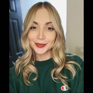 Meet your Posher, Sara